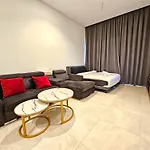 Lucentia Residence World Class Facilities Apartment Infinity Pool Stunning View