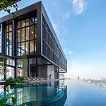 Lucentia Residence World Class Facilities Apartment Infinity Pool Stunning View