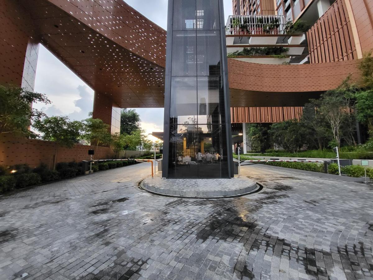 Lucentia World Class Facilities Infinity Pool Stunning View Pangsapuri