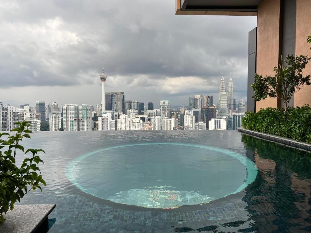 Lucentia World Class Facilities Infinity Pool Stunning View Pangsapuri